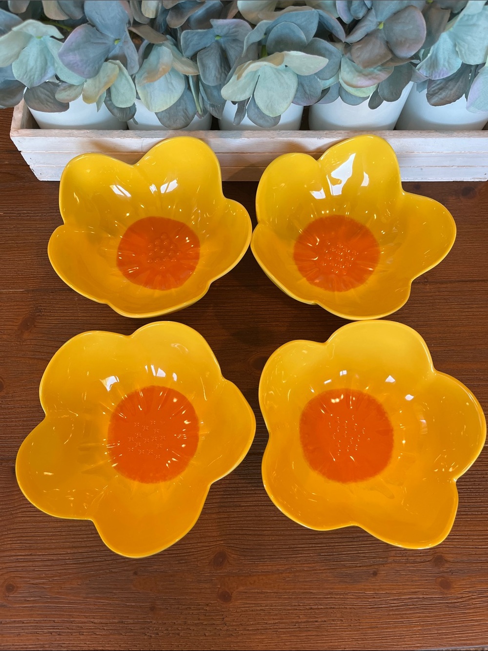 NWT Bright Yellow Flower Melamine Dessert Bowls with Orange Centers - Set of 4